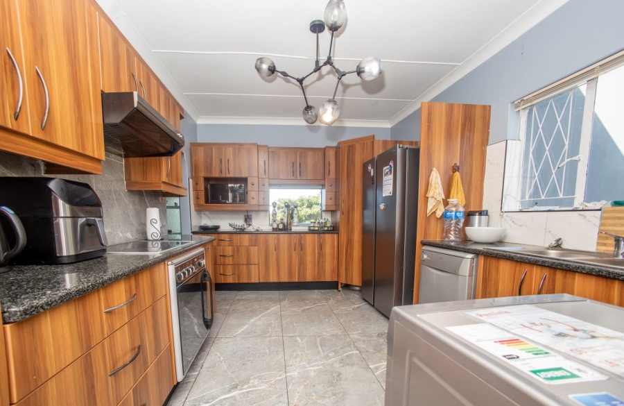 To Let 3 Bedroom Property for Rent in Blue Bend Eastern Cape